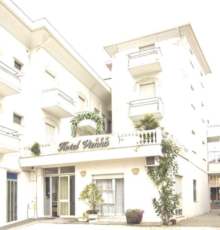 Hotel Vienna Белларія-Іджеа-Марина Екстер'єр фото