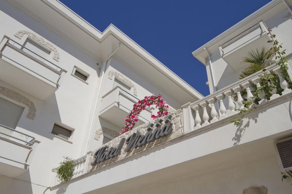 Hotel Vienna Белларія-Іджеа-Марина Екстер'єр фото